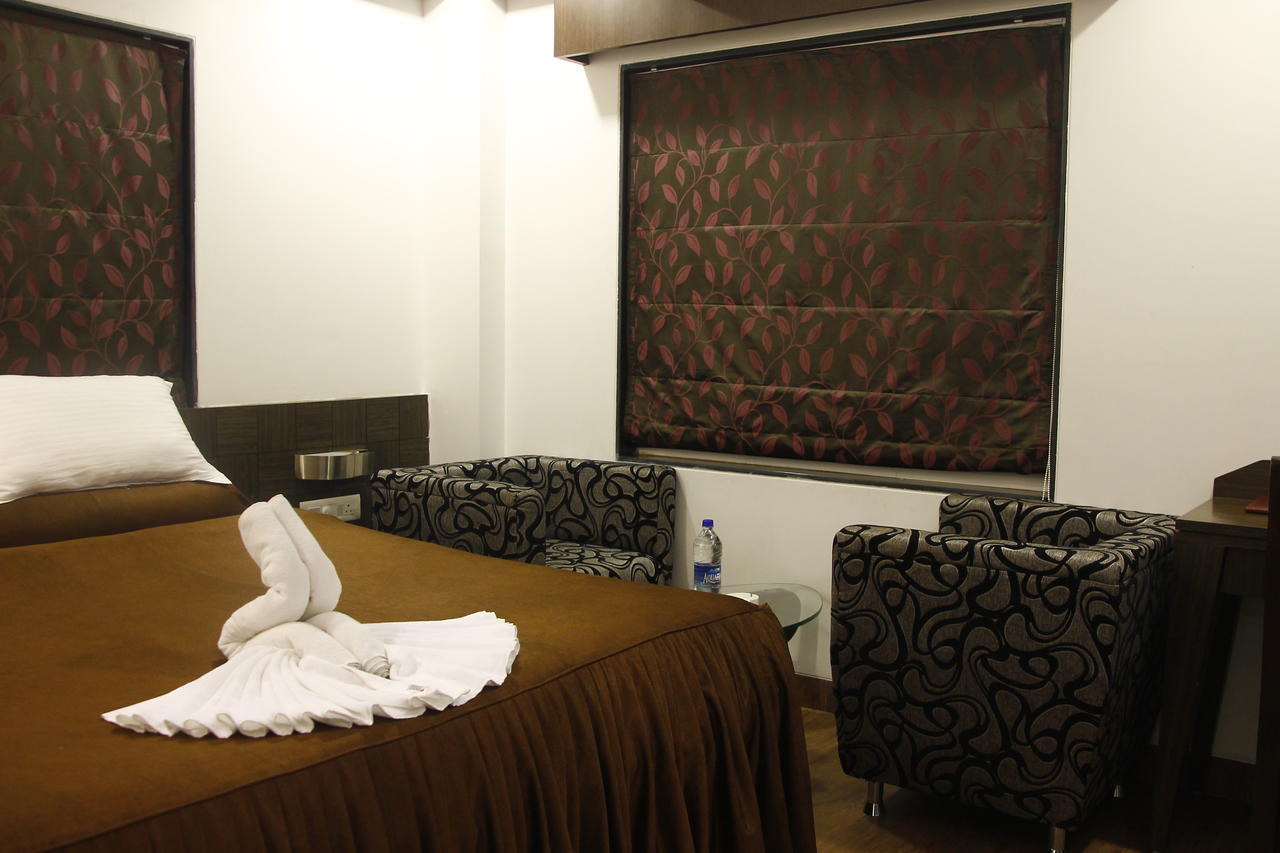 Hotel Rajashree Palace Siliguri Exteriör bild