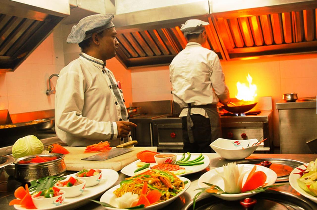 Hotel Rajashree Palace Siliguri Exteriör bild